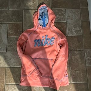 Nike sweatshirt therma women’s hoodie pullover with thumb holes